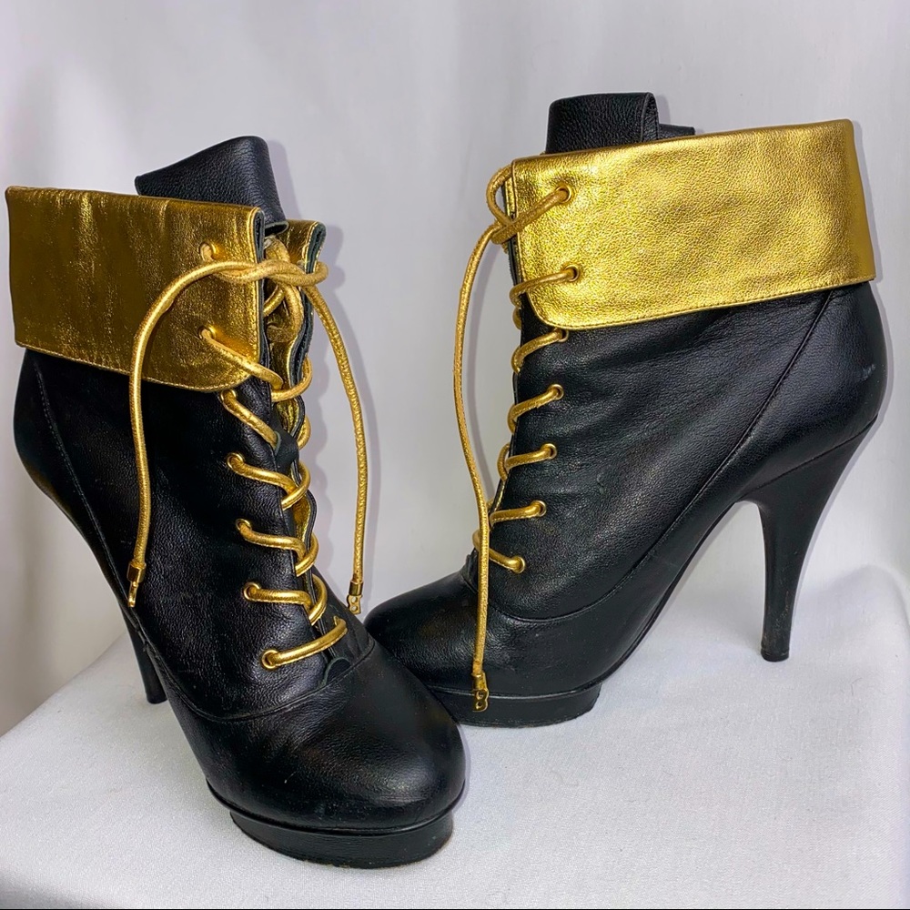 Betsey Johnson Booties Size 9